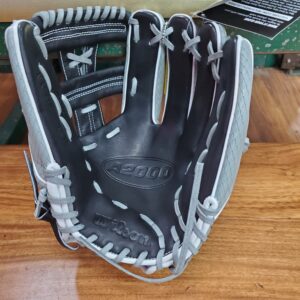 New Wilson A2000 FP75 Fastpitch Right Hand Throw Glove 11.75"