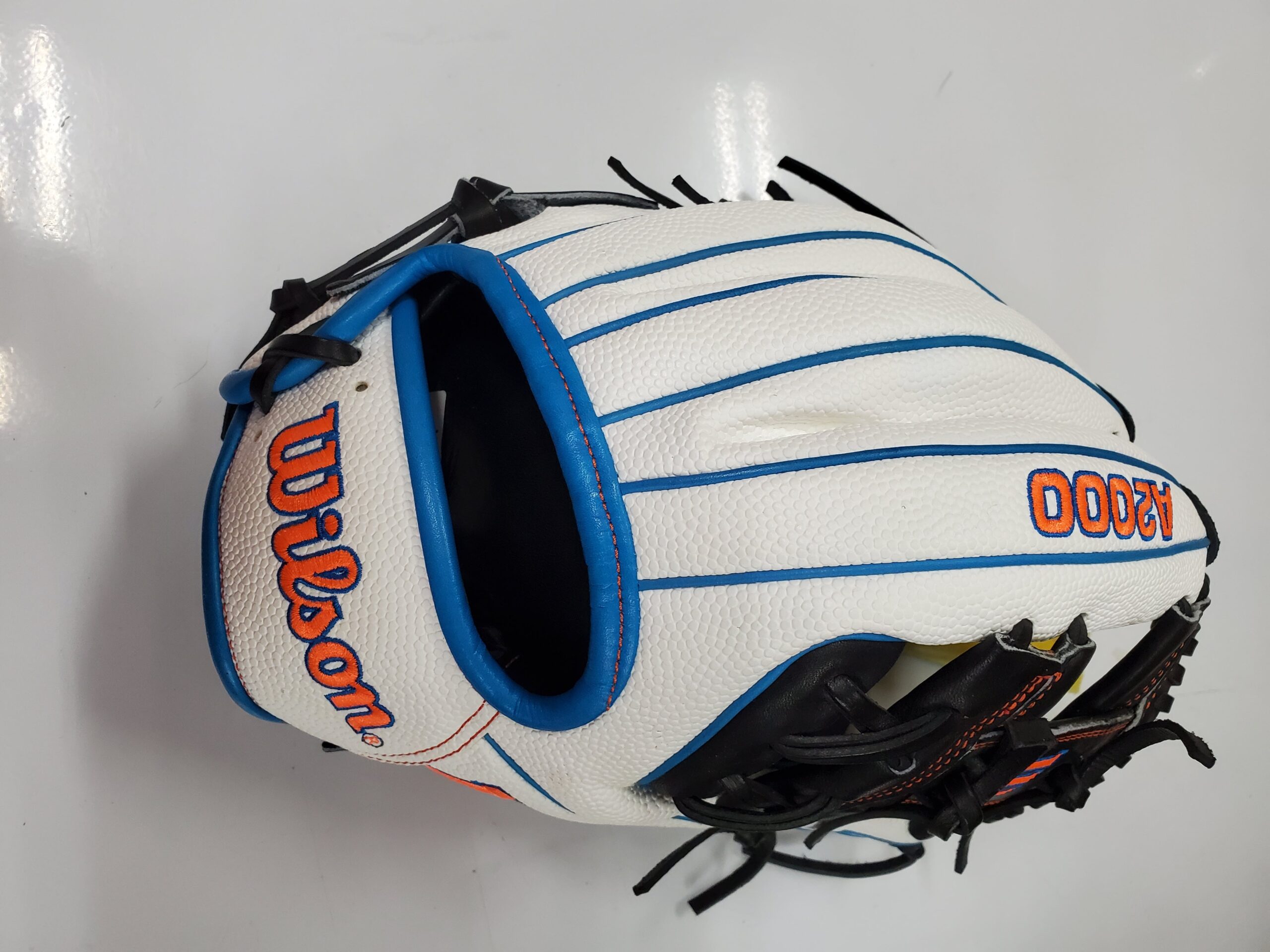 New  Wilson A2000 1975 GOTM MAY 2021 Right Hand Throw 11.75" FREE SHIPPING